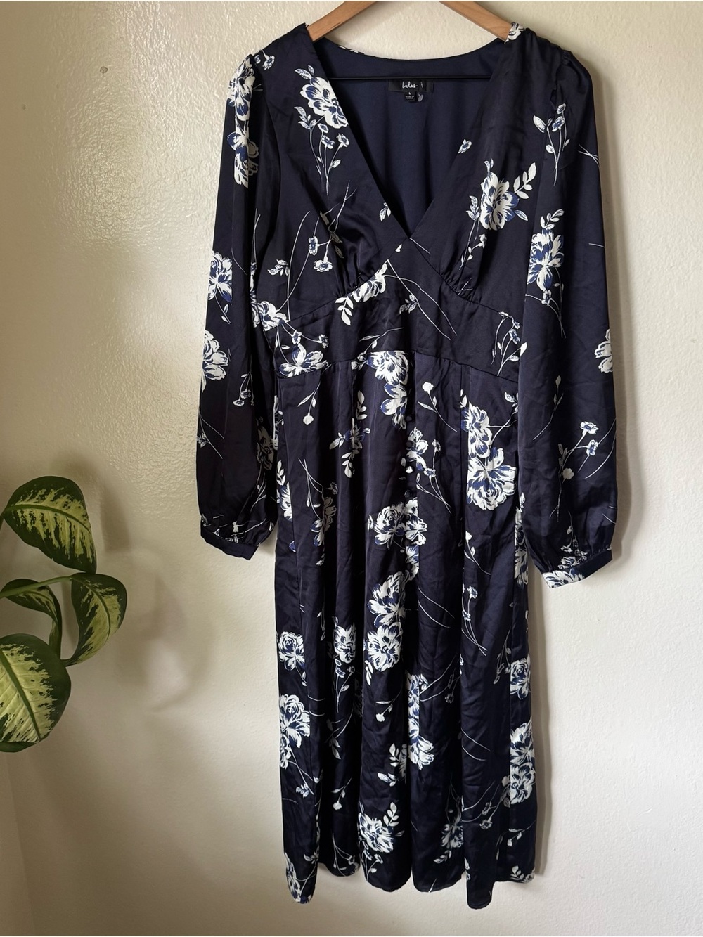 Lulus | Beautiful Details Navy Blue Floral Long Sleeve Midi Dress - Picture 2 of 8